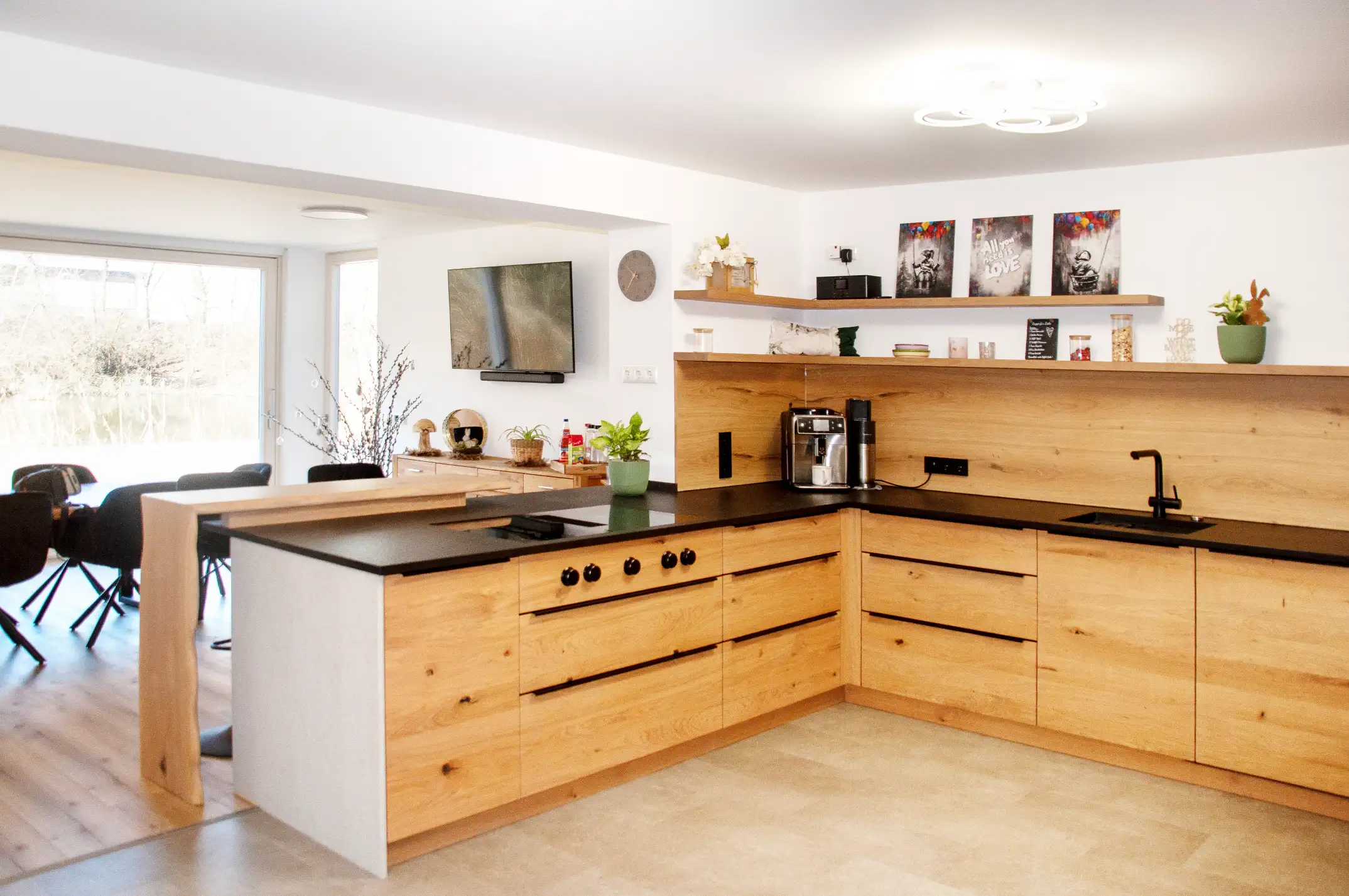 Edel-Beton-Front für Eichen-Küche